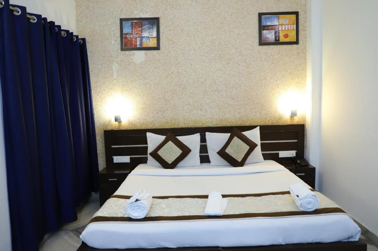 Hotel Tara Palace By Goyal Hoteliers Агра Экстерьер фото