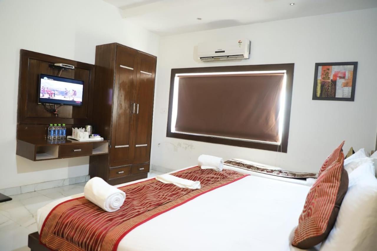 Hotel Tara Palace By Goyal Hoteliers Агра Экстерьер фото